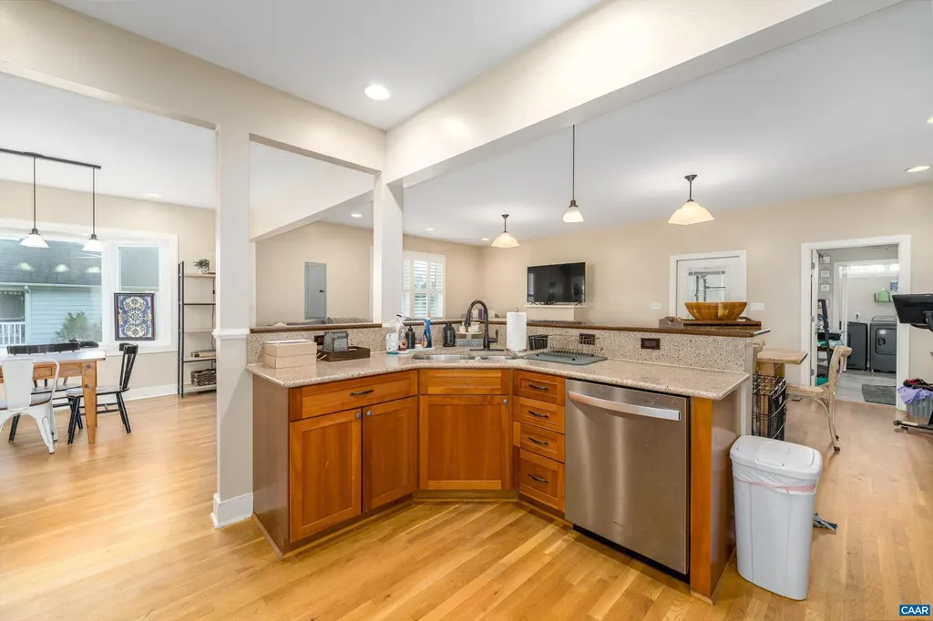 128 West Street Louisa VA 23093