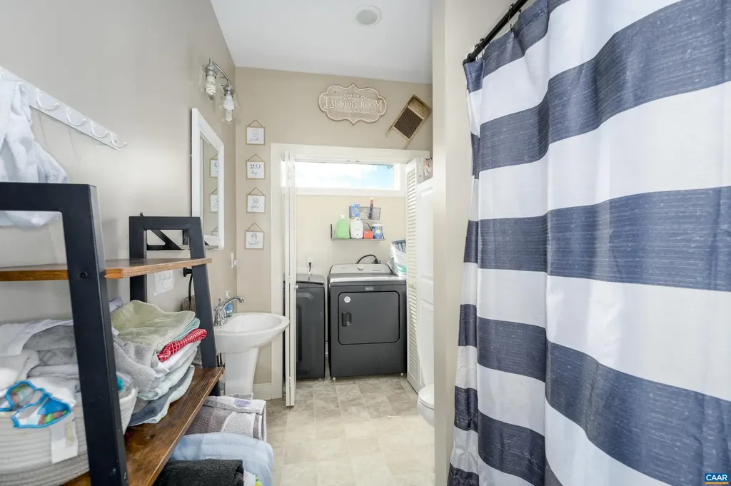 128 West Street Louisa VA 23093