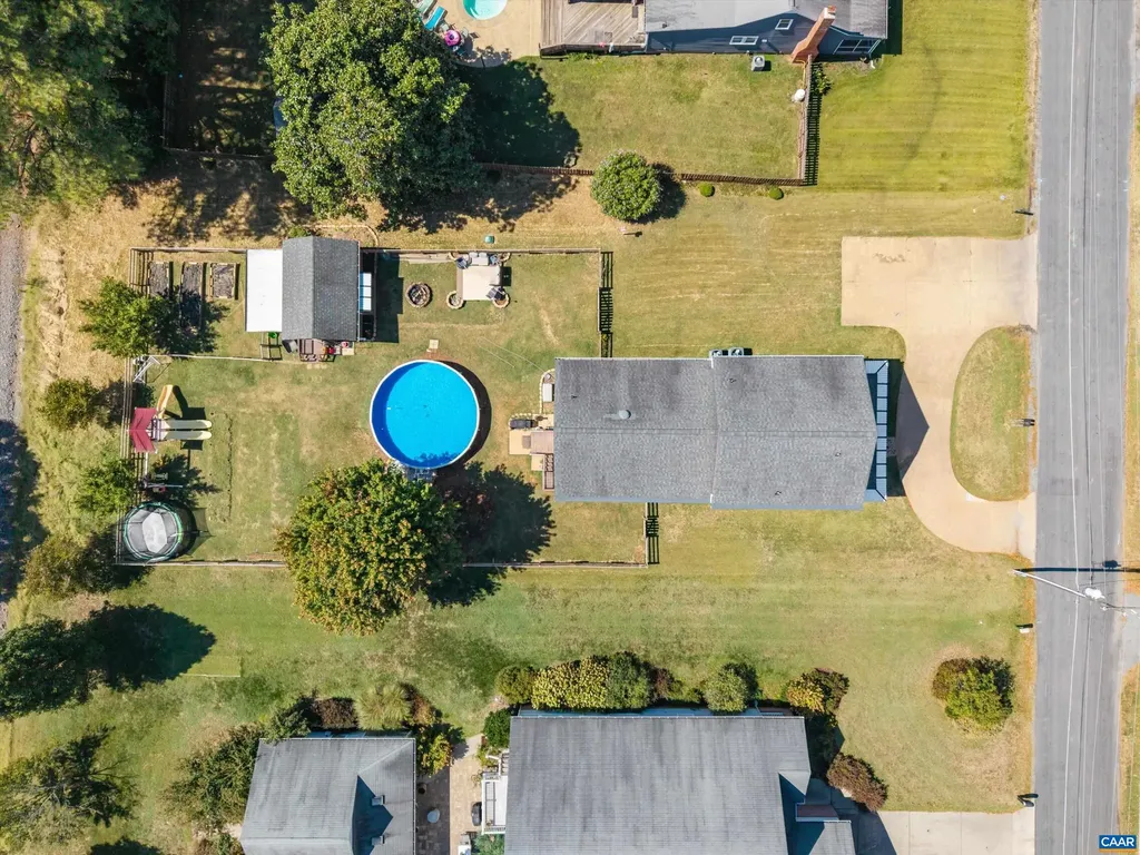 128 West Street Louisa VA 23093