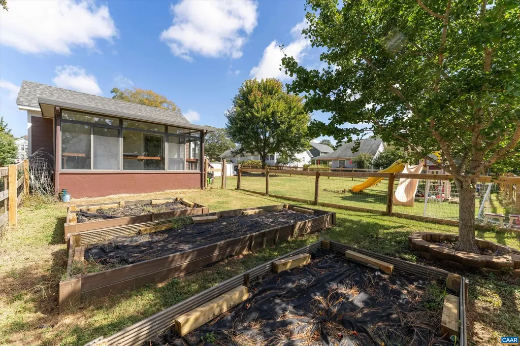 128 West Street Louisa VA 23093