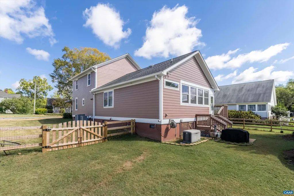 128 West Street Louisa VA 23093