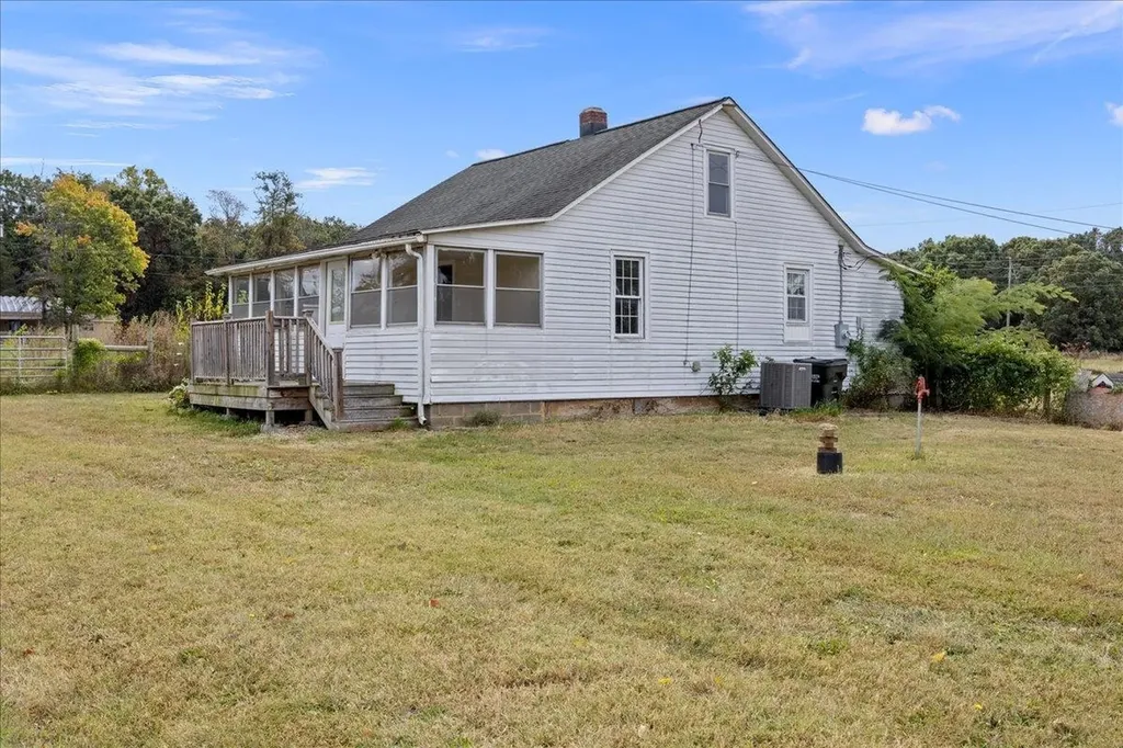 225 Stull Run Lane Grottoes VA 24441