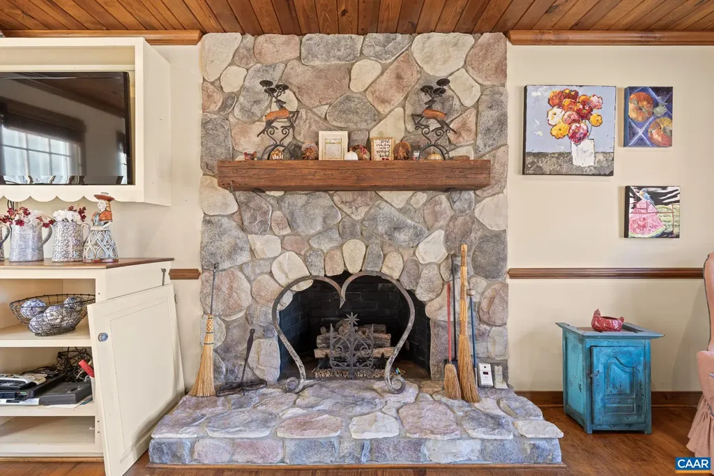 9290 Old Green Mountain Road Esmont VA 22937