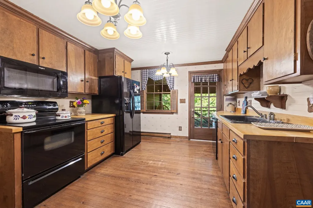 9290 Old Green Mountain Road Esmont VA 22937