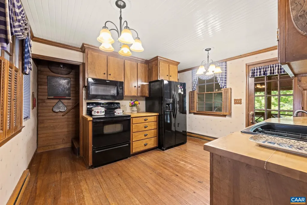 9290 Old Green Mountain Road Esmont VA 22937