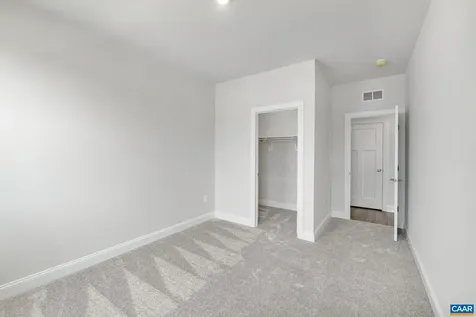 208 Sunbird Lane Waynesboro VA 22980