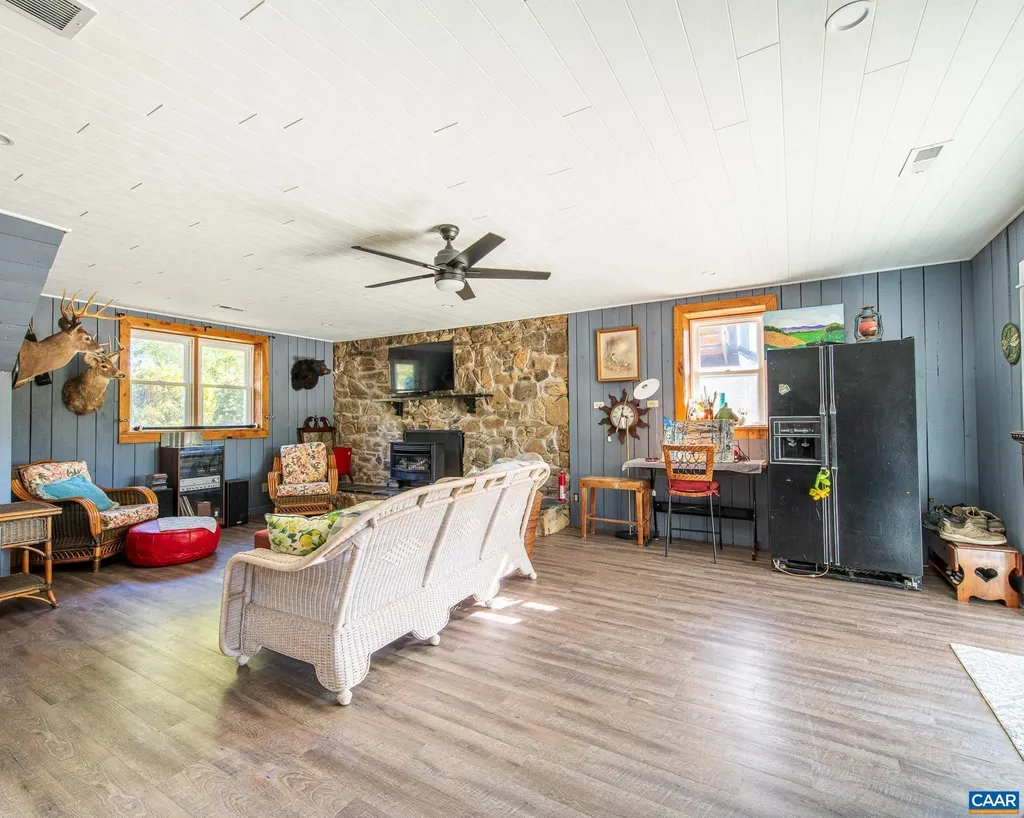 2450 Gobblers Ridge Charlottesville VA 22902