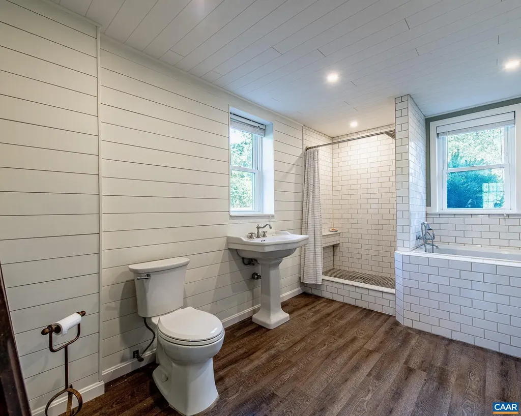 2450 Gobblers Ridge Charlottesville VA 22902