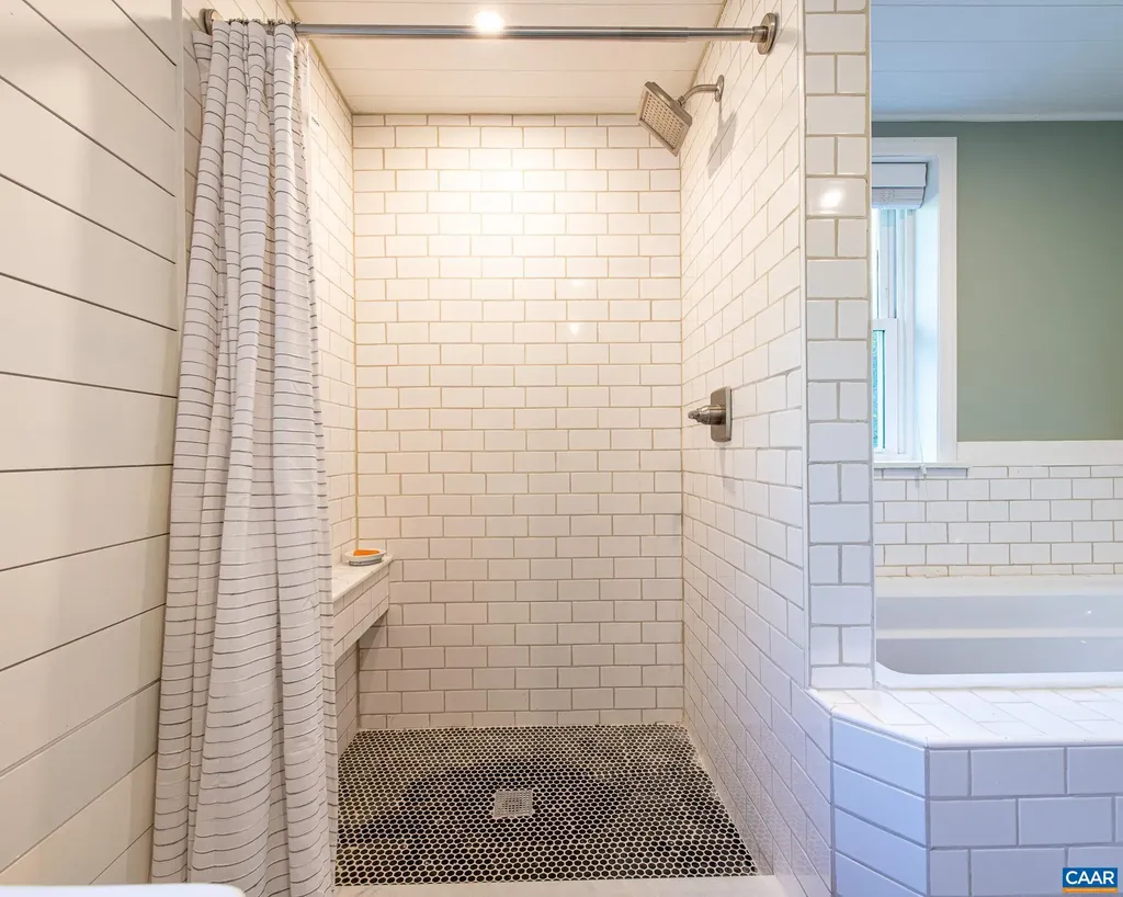 2450 Gobblers Ridge Charlottesville VA 22902