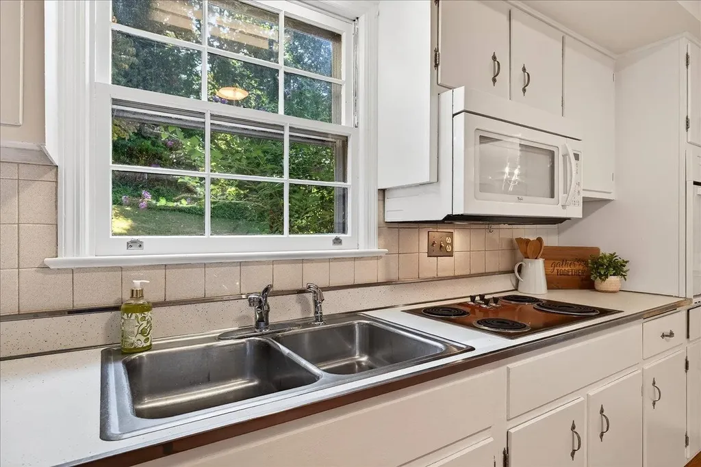 418 Cardinal Street Staunton VA 24401