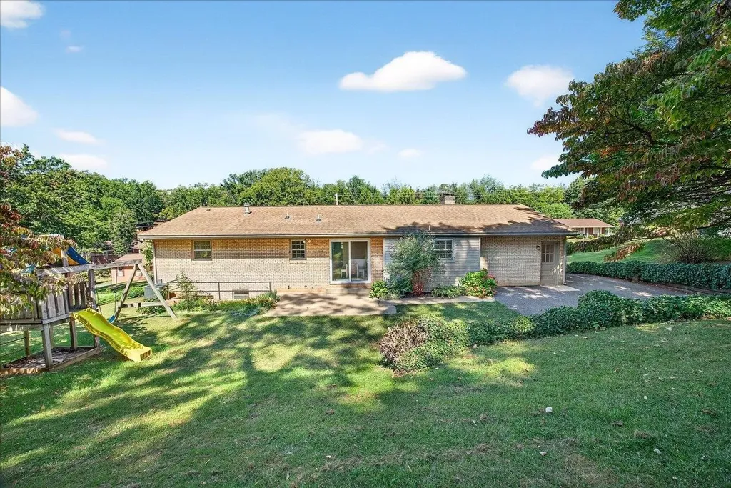 418 Cardinal Street Staunton VA 24401