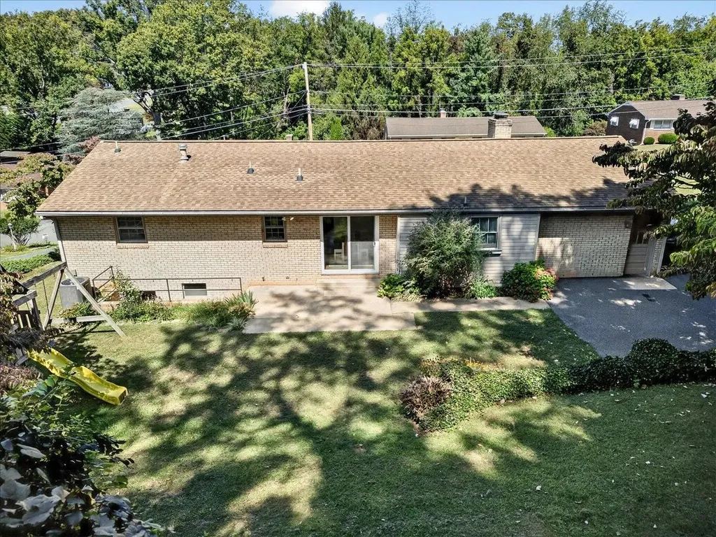 418 Cardinal Street Staunton VA 24401