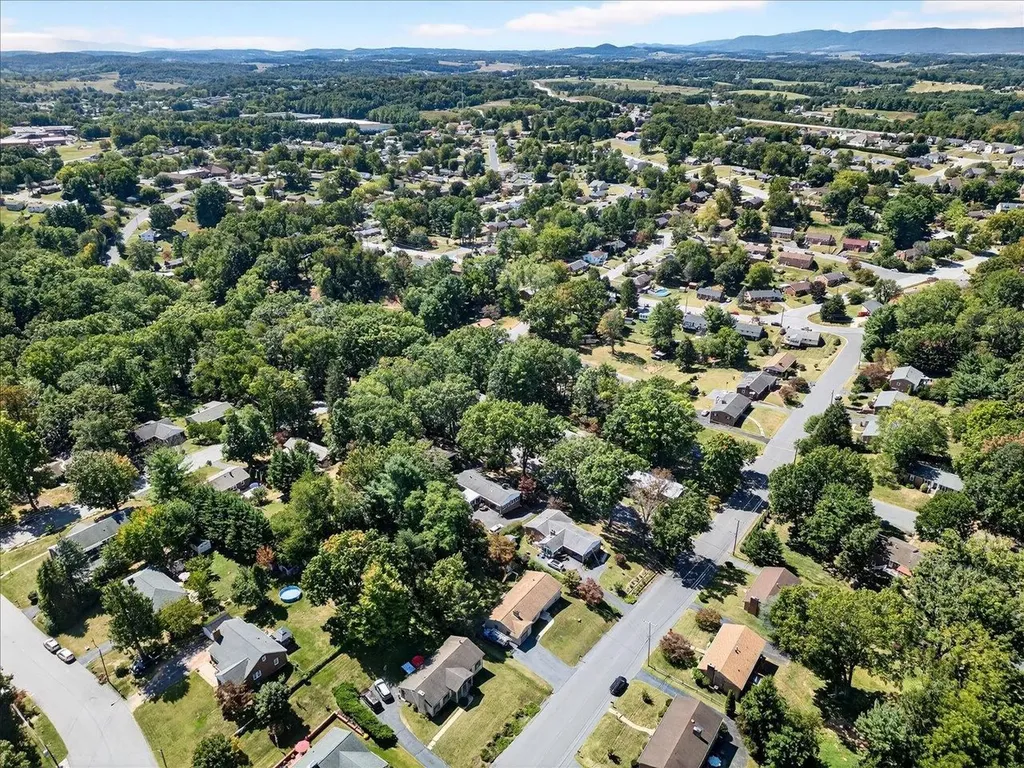 418 Cardinal Street Staunton VA 24401