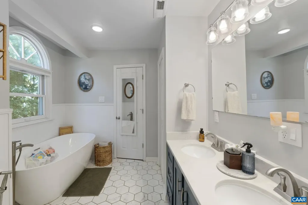 3915 William Court Charlottesville VA 22903