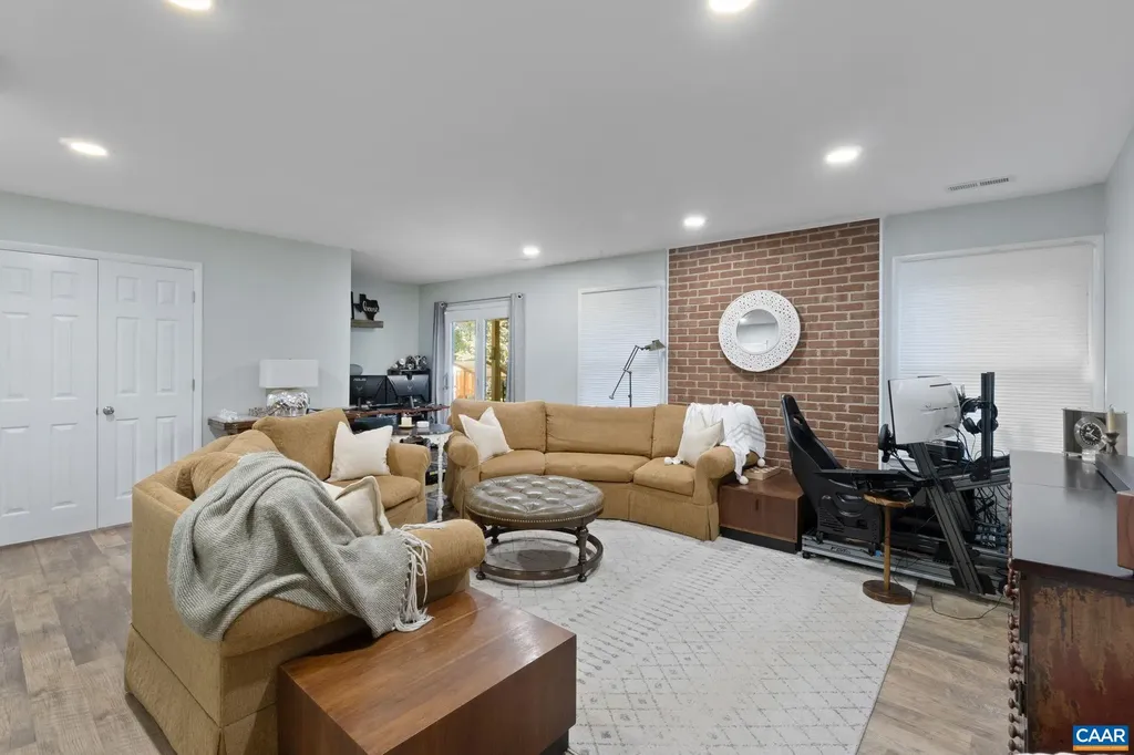 3915 William Court Charlottesville VA 22903