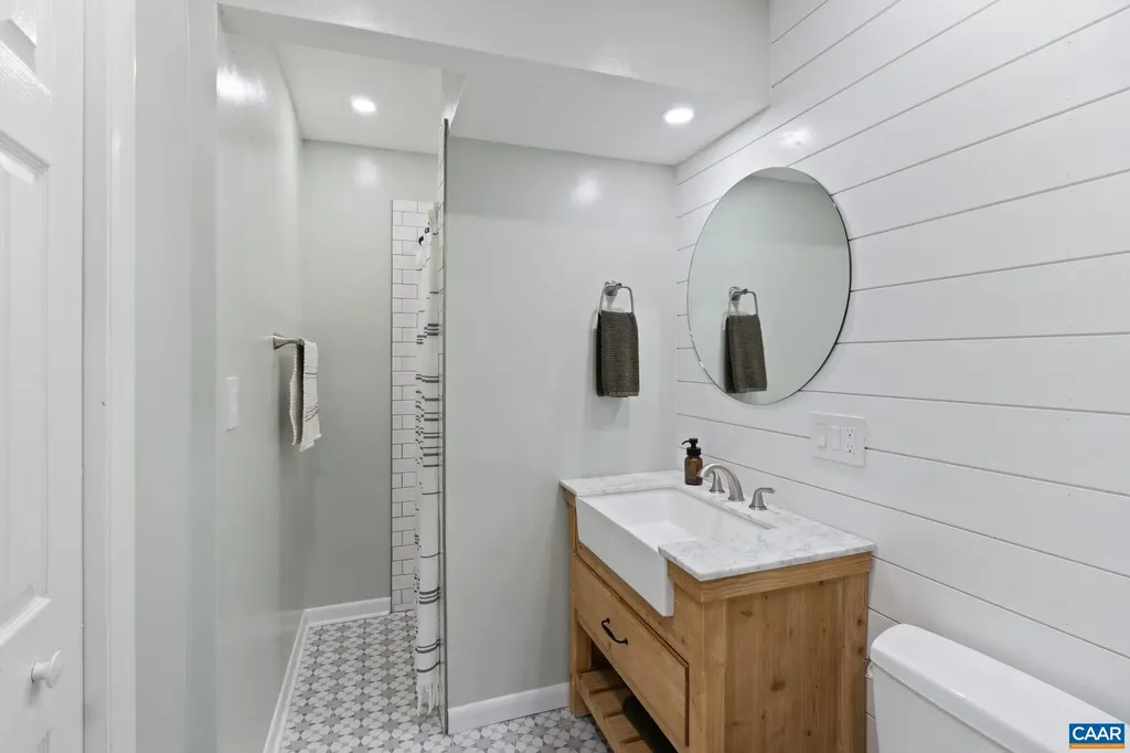 3915 William Court Charlottesville VA 22903