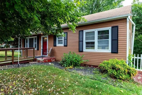 74 Beverley Court Staunton VA 24401