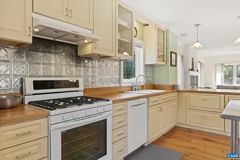 150 Lynx Farm Lane Charlottesville VA 22903