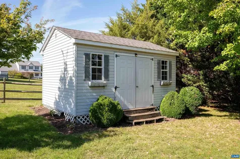 48 Lillian Drive Fishersville VA 22939