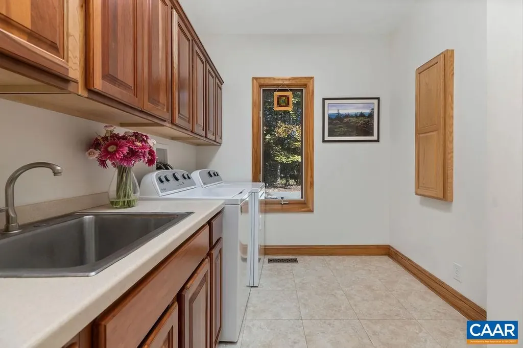 26 May Apple Lane Nellysford VA 22958