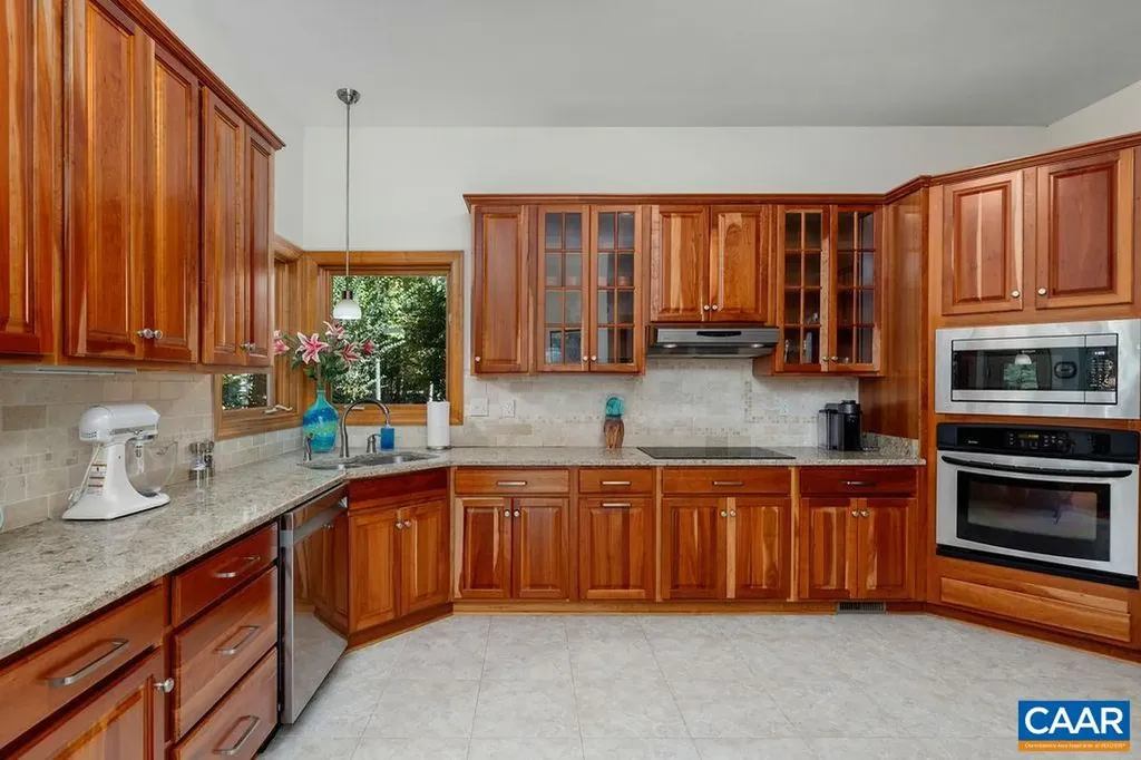 26 May Apple Lane Nellysford VA 22958