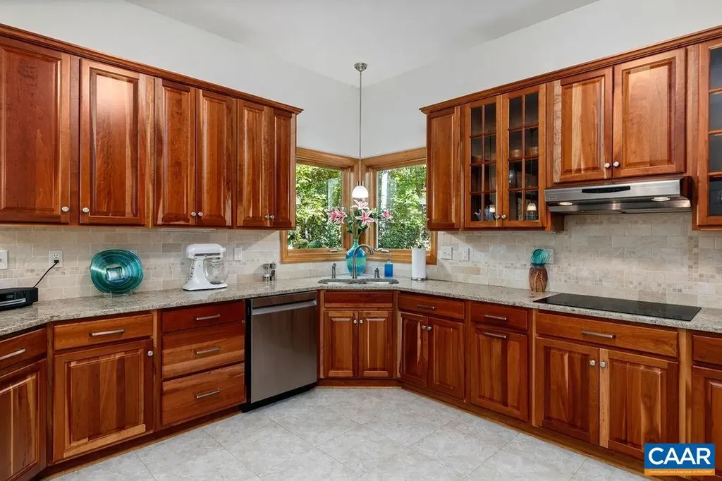 26 May Apple Lane Nellysford VA 22958