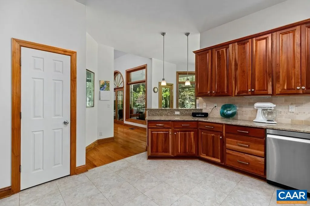 26 May Apple Lane Nellysford VA 22958