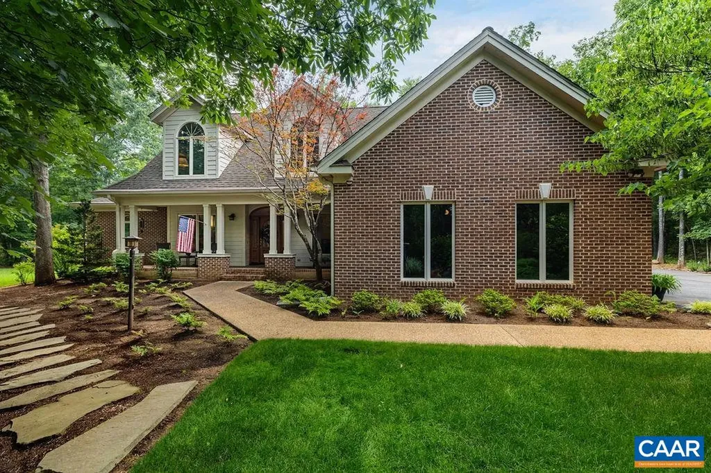 26 May Apple Lane Nellysford VA 22958