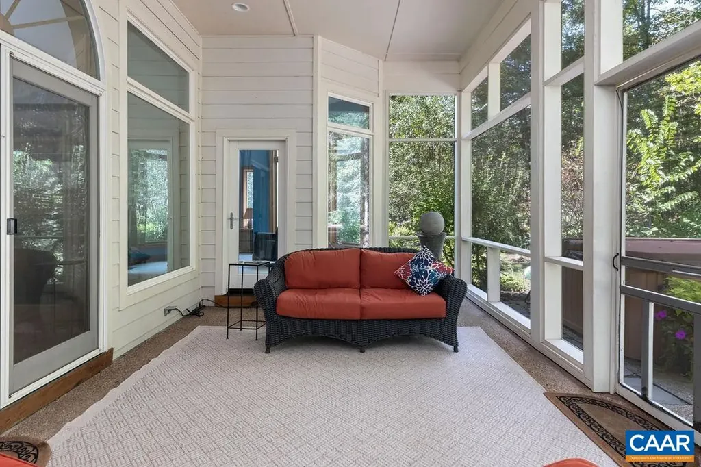 26 May Apple Lane Nellysford VA 22958