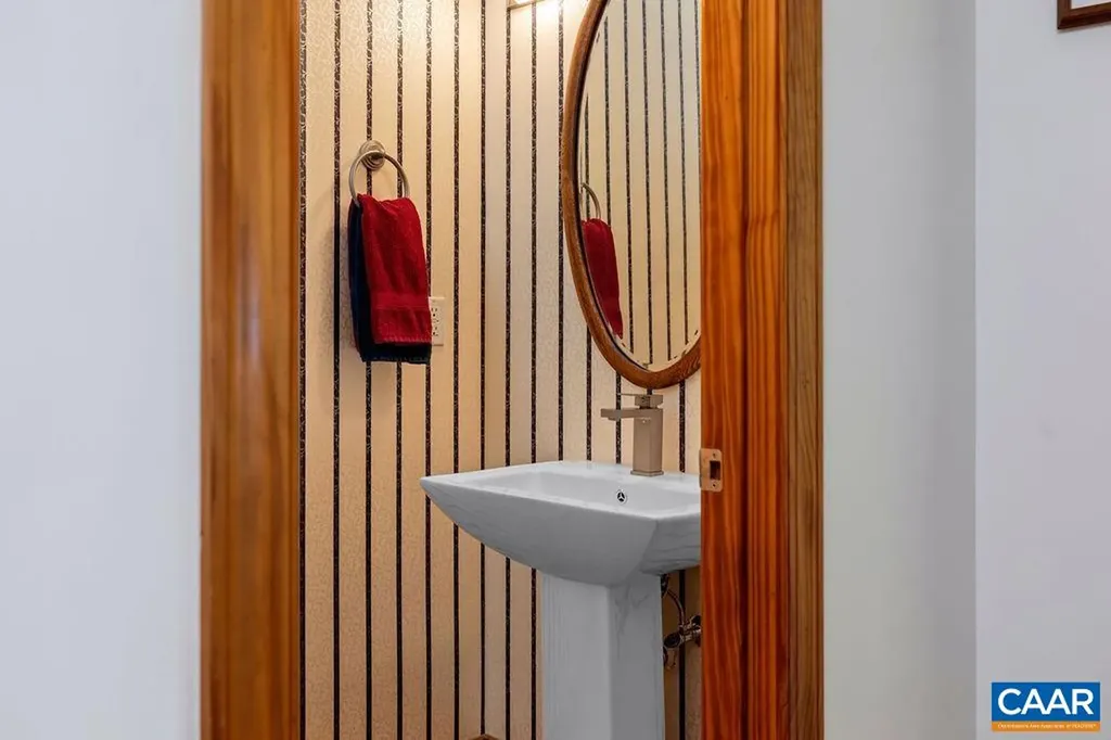 26 May Apple Lane Nellysford VA 22958