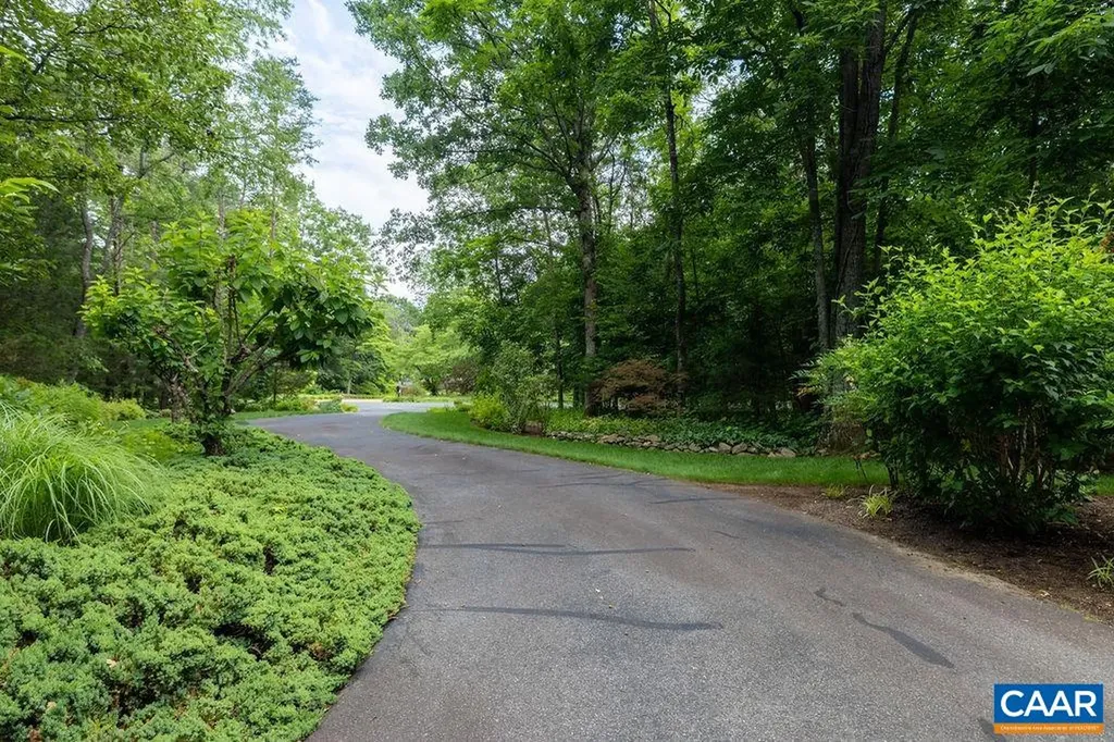 26 May Apple Lane Nellysford VA 22958