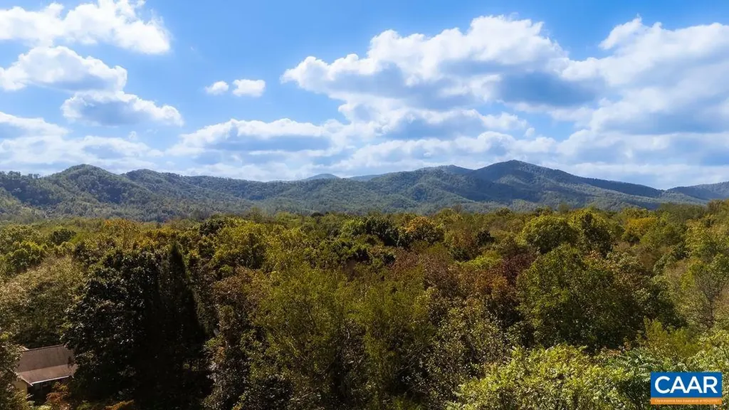 26 May Apple Lane Nellysford VA 22958