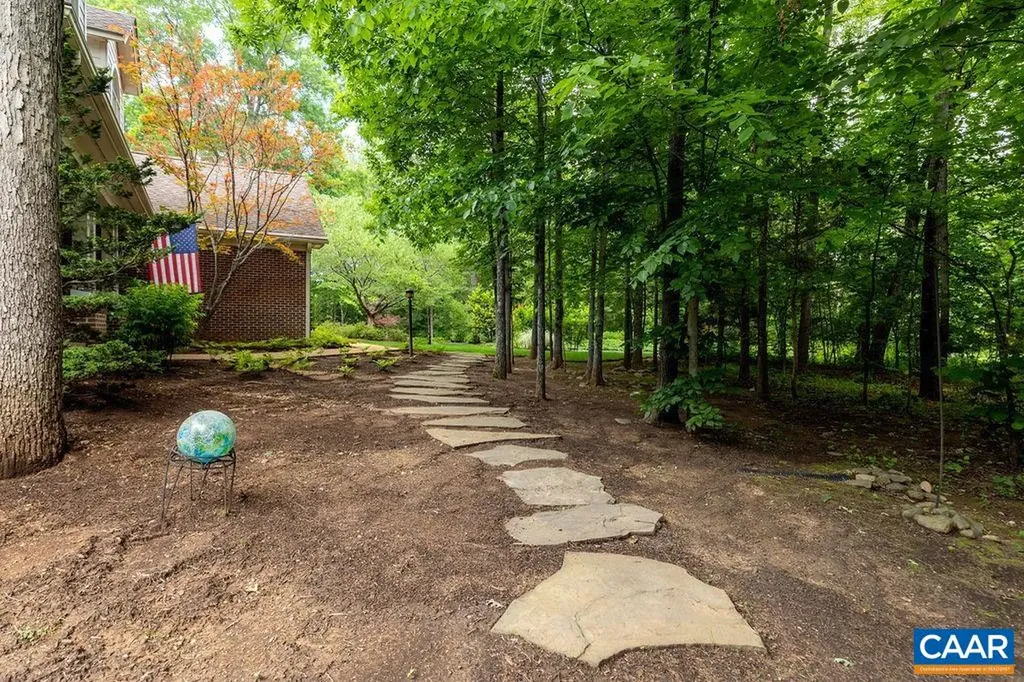 26 May Apple Lane Nellysford VA 22958