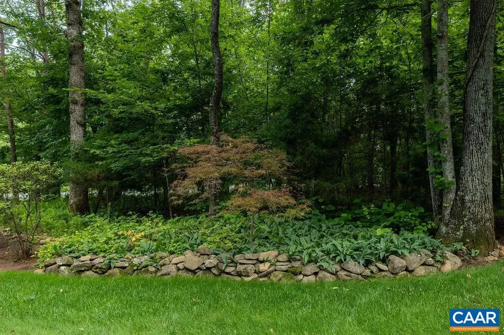 26 May Apple Lane Nellysford VA 22958