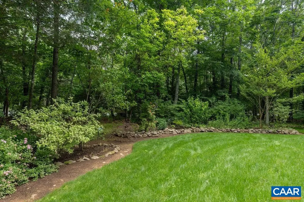 26 May Apple Lane Nellysford VA 22958