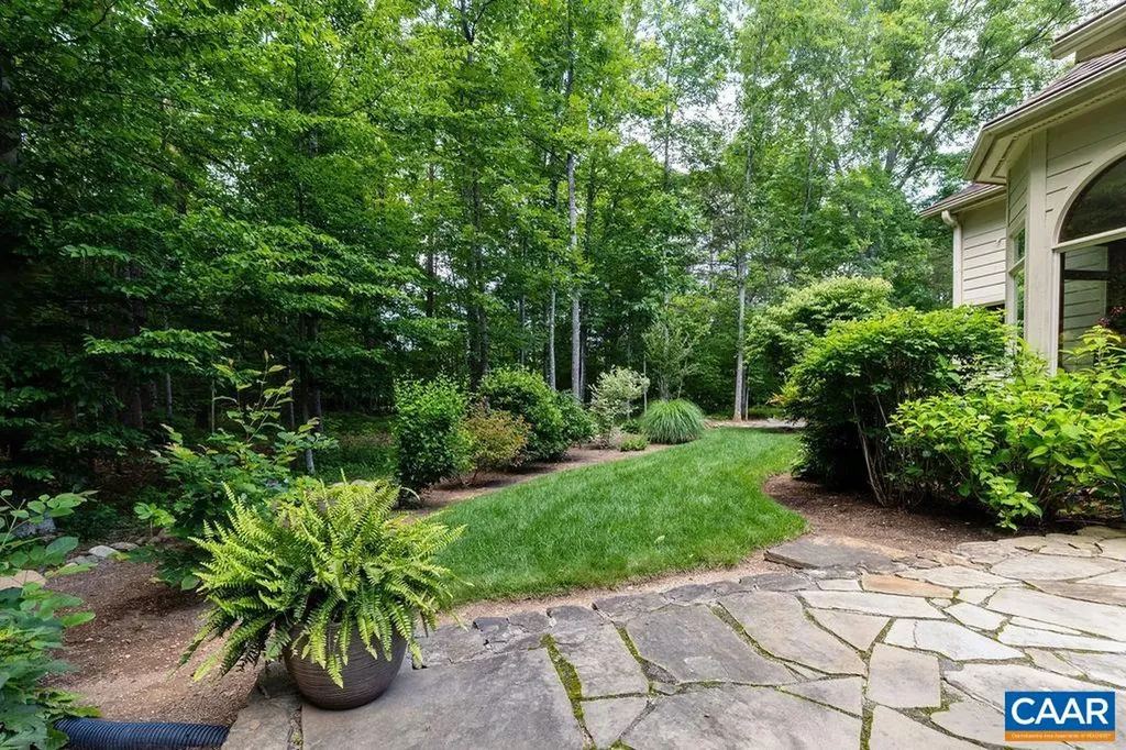 26 May Apple Lane Nellysford VA 22958