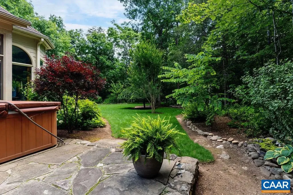 26 May Apple Lane Nellysford VA 22958