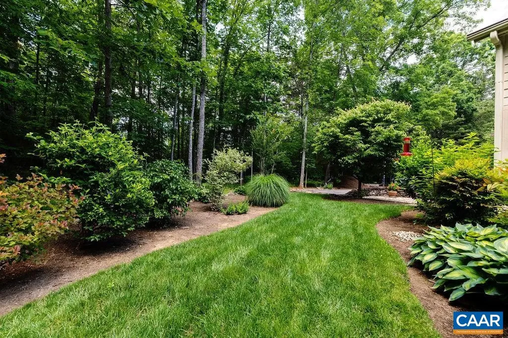 26 May Apple Lane Nellysford VA 22958