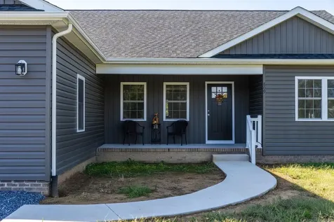 809 6th Street Grottoes VA 24441