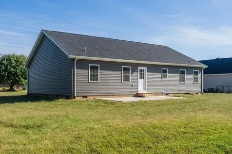 809 6th Street Grottoes VA 24441