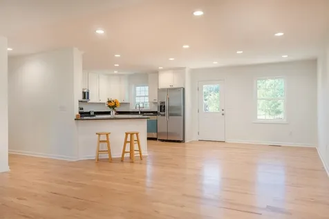 809 6th Street Grottoes VA 24441