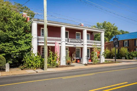 403 North Main Street Bridgewater VA 22812