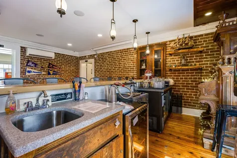403 North Main Street Bridgewater VA 22812