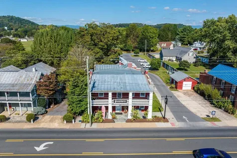 403 North Main Street Bridgewater VA 22812
