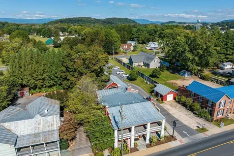403 North Main Street Bridgewater VA 22812