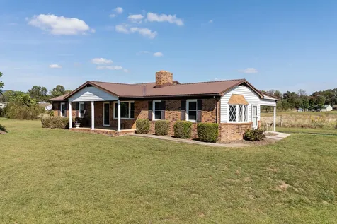 9108 Nazarene Church Road Bridgewater VA 22812