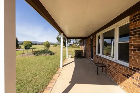 9108 Nazarene Church Road Bridgewater VA 22812