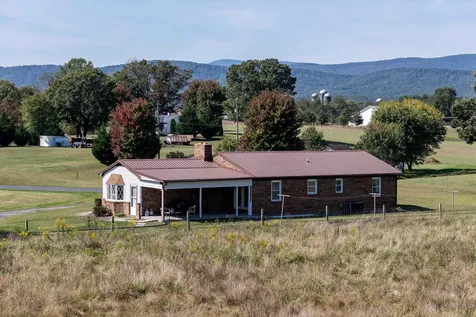 9108 Nazarene Church Road Bridgewater VA 22812