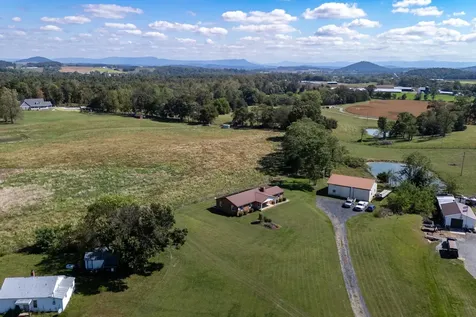 9108 Nazarene Church Road Bridgewater VA 22812