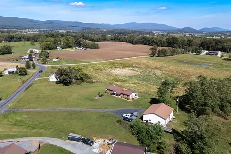 9108 Nazarene Church Road Bridgewater VA 22812